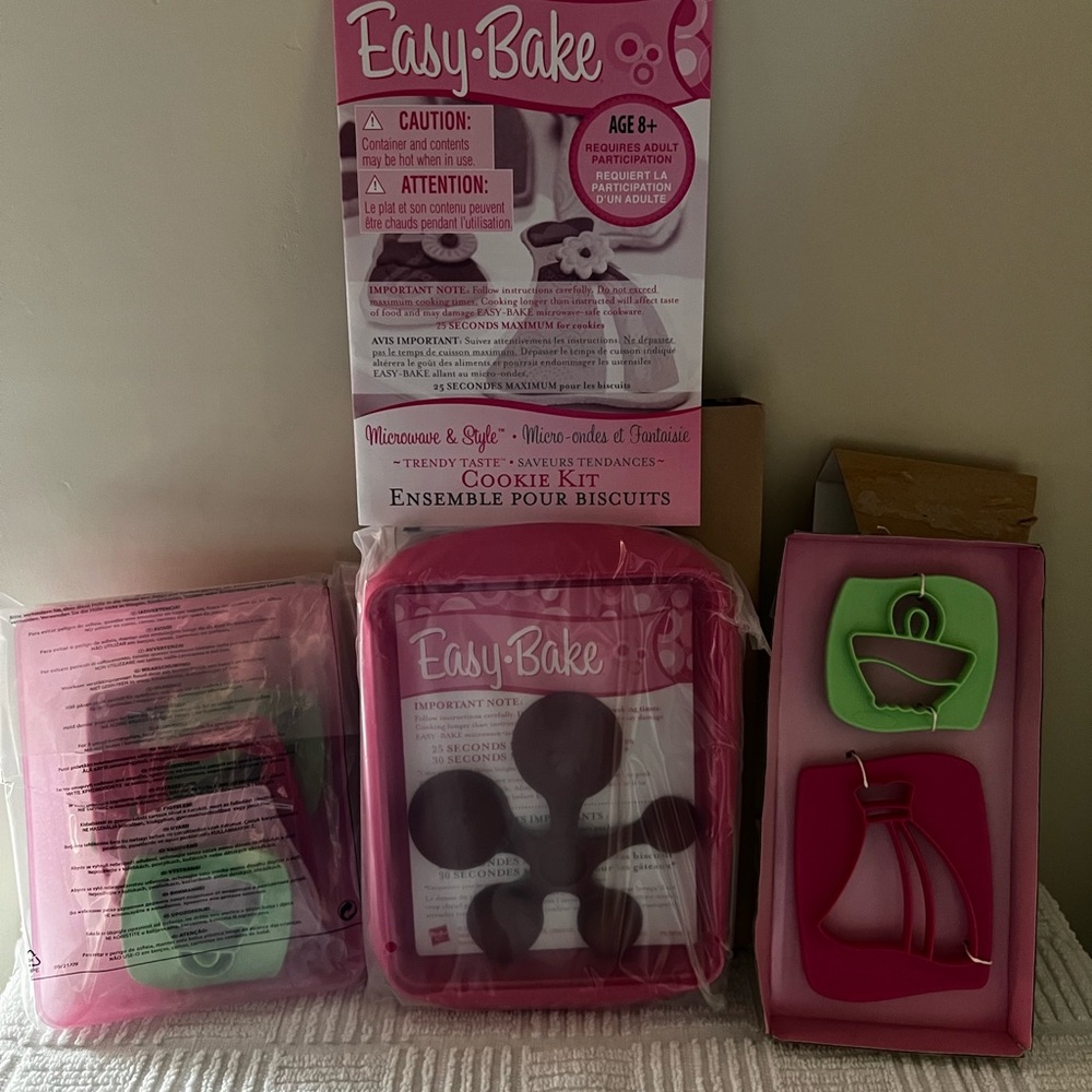 All New Sealed for the Easy Bake Cookie Kit for Home Microwave